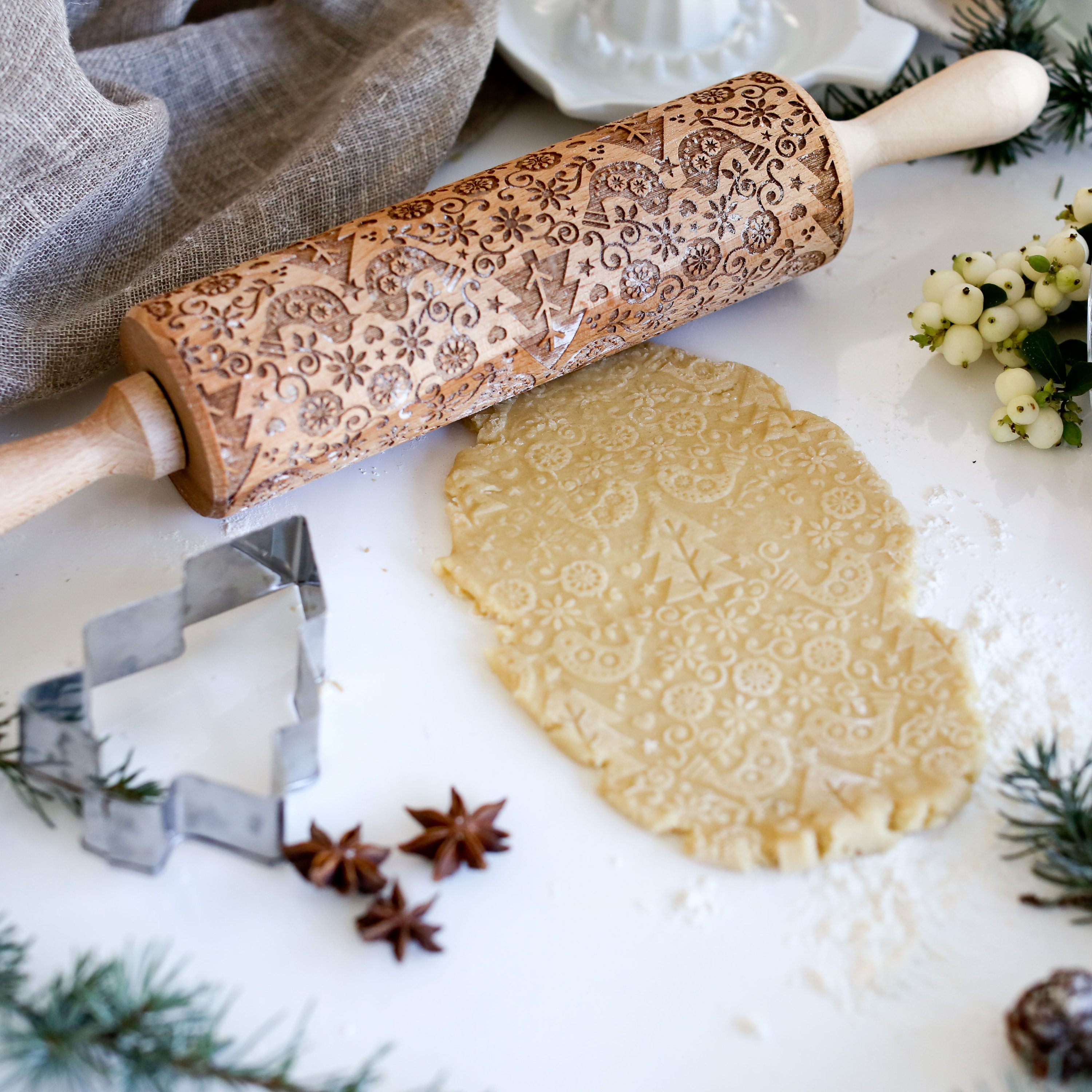 Scandinave 4 - Oiseaux et arbres de Noël embosser le rouleau à pâtisserie