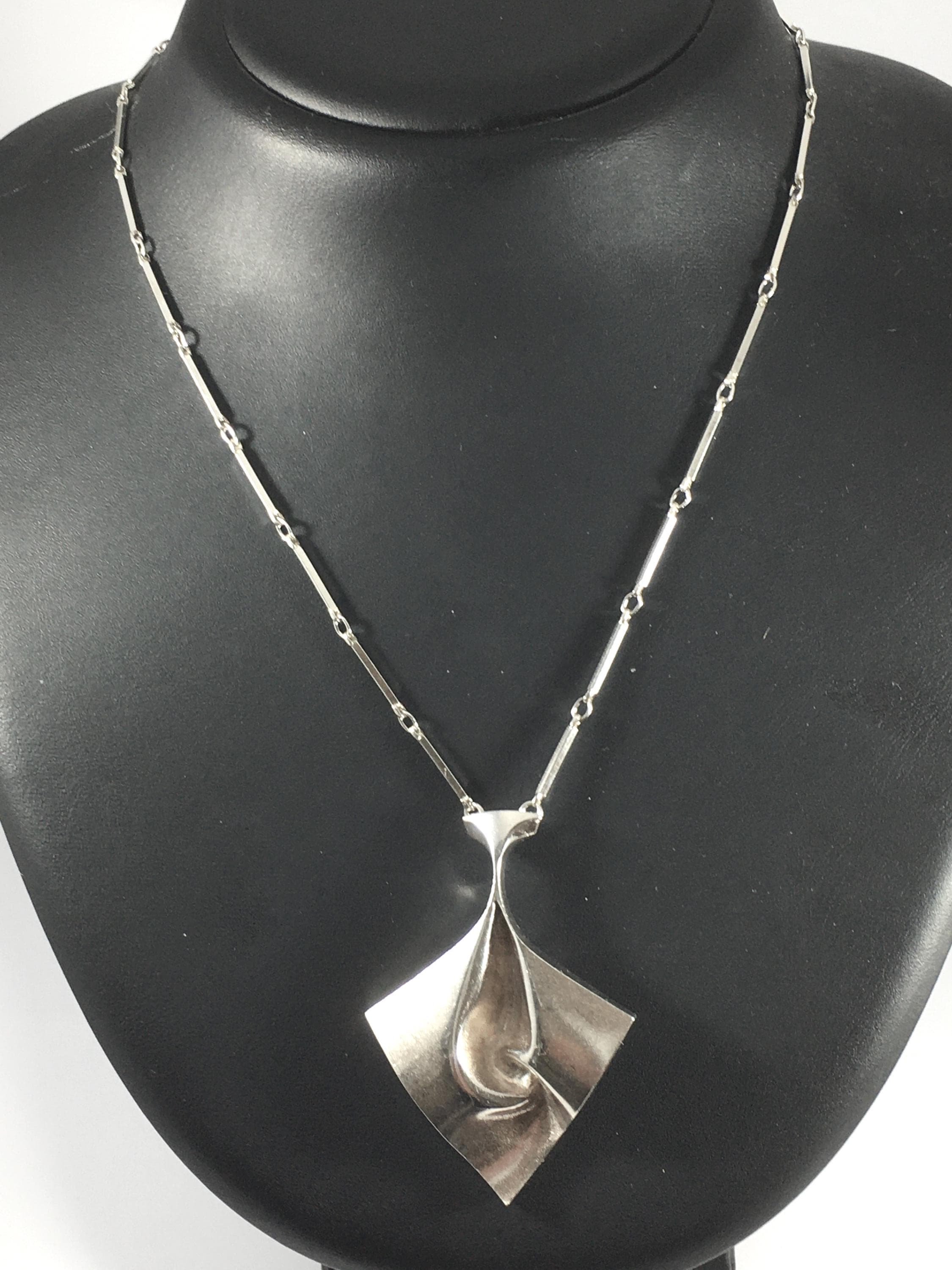 Matti Hyvärinen, “sound of Silence“ Modernist Silver Pendant