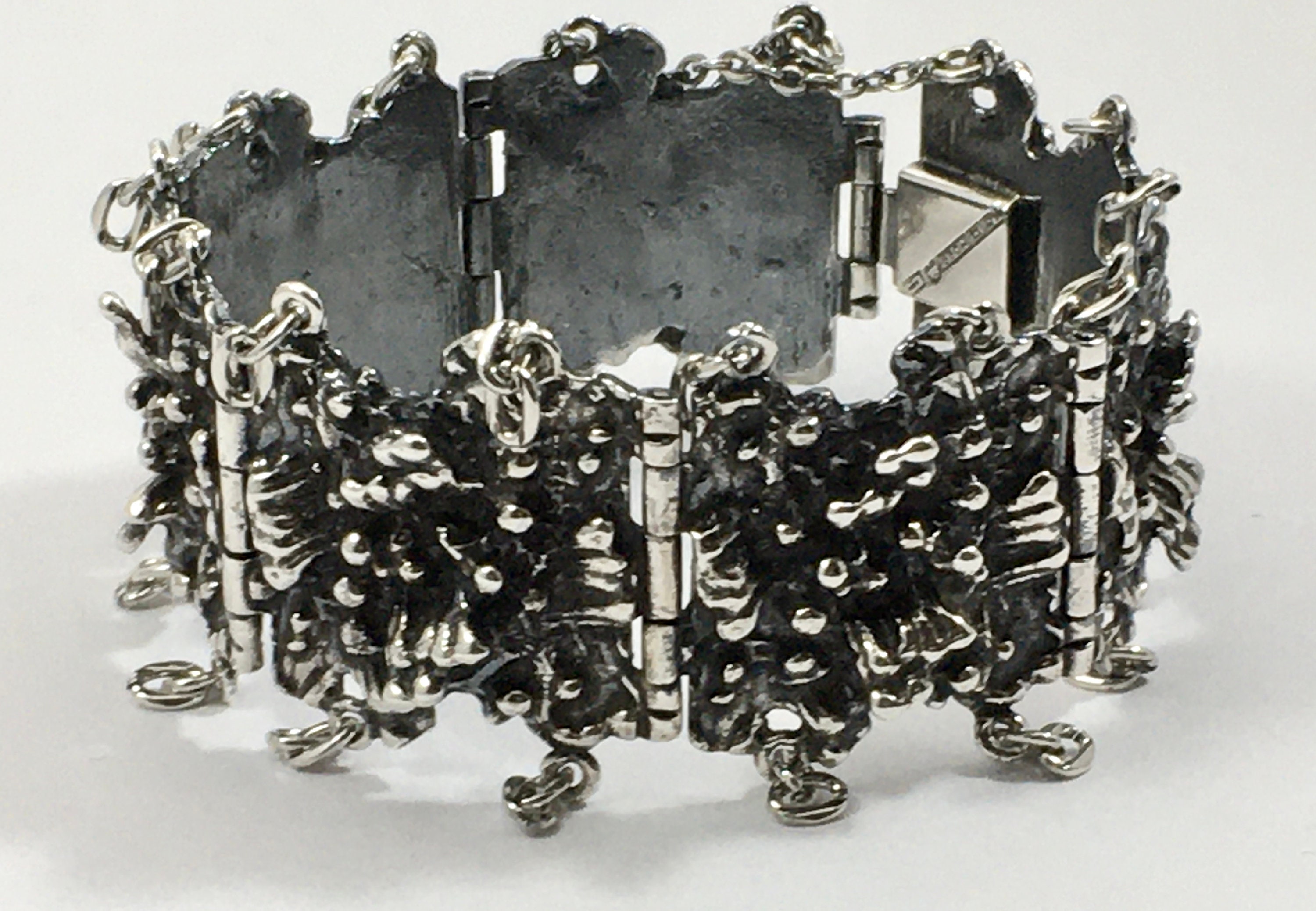 Pentti Sarpaneva, Heavy Modernist Silver Bracelet, Turun Hopea