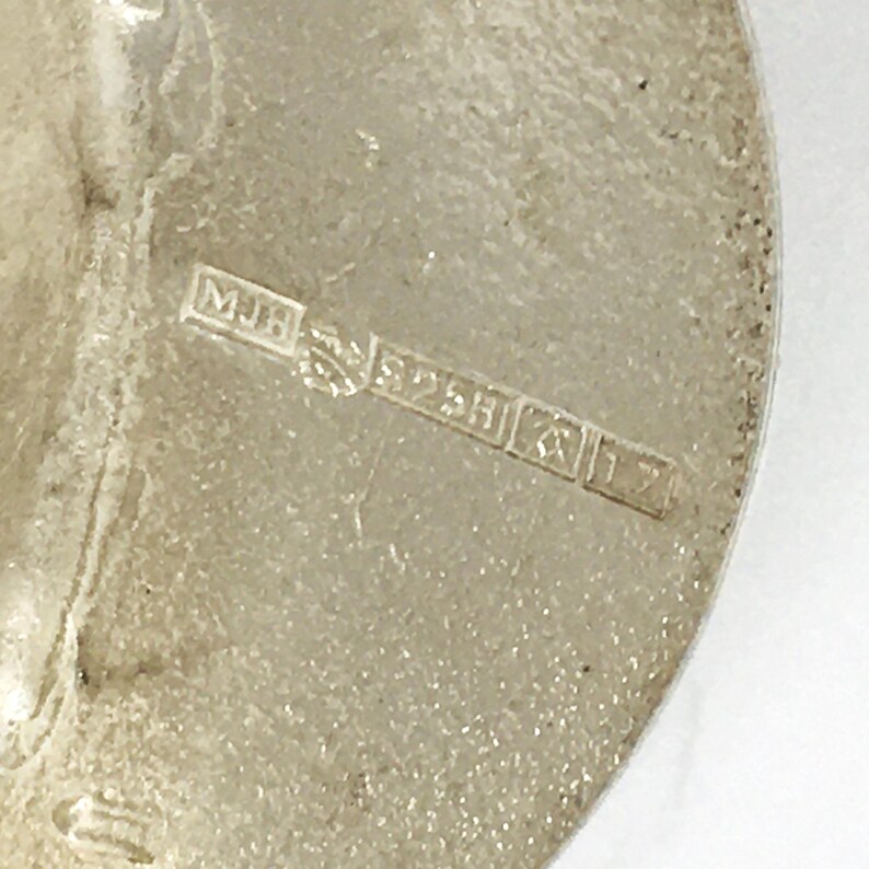 Hallmark detail supplied by the seller