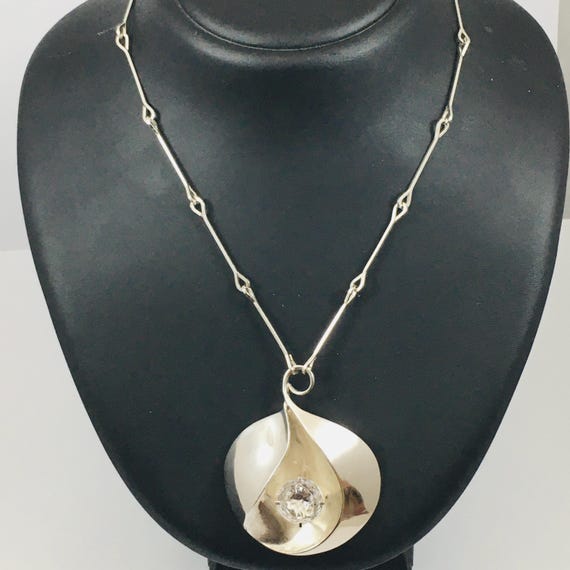 【HYSFORM】TIMEPIECE NECKLACE Origami Horse Diamond Necklace – Steven Singer Jewelers