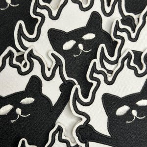 Parche de meme de gato en llamas: parches termoadhesivos de terror (10x7,6 cm)
