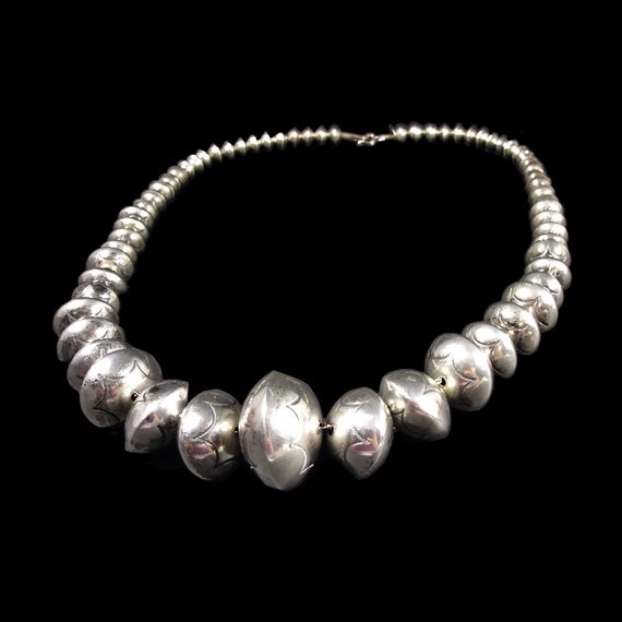 Rare Longer!! Vintage Native American Navajo Graduating Sterling Silver Hand Tooled Necklace Old Rare Longer!! Vintage Native American Navajo Graduating Sterling Silver Hand Tooled Necklace Old