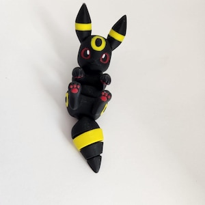 Flexible Umbreon keychain