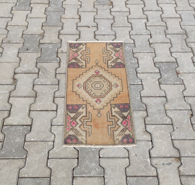 Small Oushak Rug Hand-Made Free Shipping Vintage Rug Size; 1.4\u00d72.8ft. Mini Turkish Rug Bohemian Anatolian Kilim Natural Wool