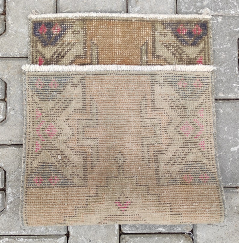 Small Oushak Rug Hand-Made Free Shipping Vintage Rug Size; 1.4\u00d72.8ft. Mini Turkish Rug Bohemian Anatolian Kilim Natural Wool