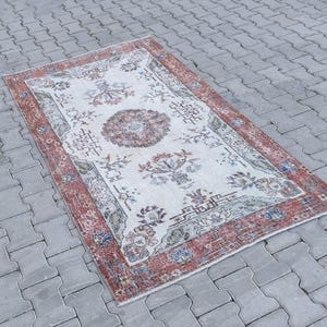 4x7 Medium size Rug,Vintage Rug, Turkish Rug, Anatolian,Antique,Hand-Made, Wool, Bohemian, Natural, Kilim - Free Shipping - Size; 3.9x6.5ft.