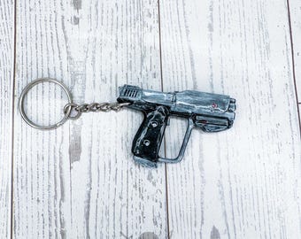 Halo-inspirierter M6G Magnum Pistolen-Schlüsselanhänger, handbemalt und handgefertigt