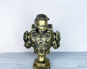 Master Chief Büste im Halo-Stil – 15 cm große, handbemalte 3D-gedruckte Ausstellungsfigur | Schwarz & Antikgold-Finish