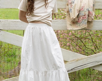 VTG Cotton Lace Hem Skirt