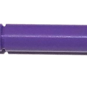 Pu&ograve; includere: Uno strumento di plastica viola appuntito con una punta arrotondata.