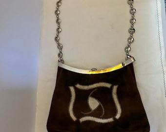 Bolso de hombro vintage Zenith de ante marrón de diseño con cadena y espejo.