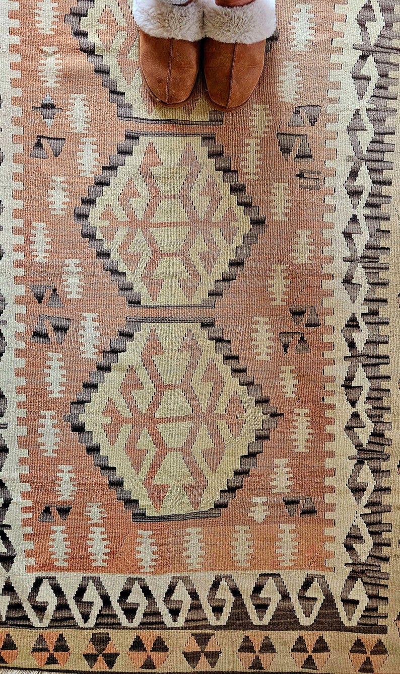 Peachy Rustic Rug Vintage Turkish Peachy Pink Kilim Rug, Handwoven Wool Flatweave, Boho ...