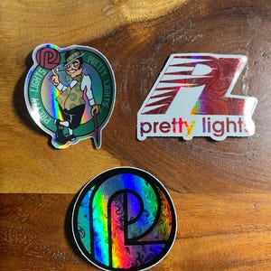Pretty Lights Boston holografische Vinyl-Aufkleber. 2,5 Zoll
