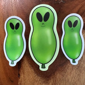 "Glow in the dark ""Kevin"" Ballon Sticker Pack." 2-2,5-Zoll-Aufkleber. Größere Aufkleber leuchtet im Dunkeln