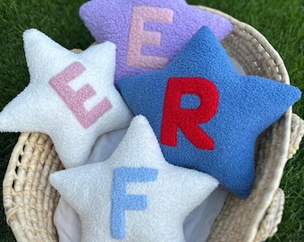 Coussin personnalisé avec nom d'étoile, décoration de chambre d'enfant avec lettres personnalisées, cadeau de fête prénatale, coussin en peluche doux avec initiales, décoration de chambre de nouveau-né, oreiller en peluche