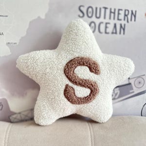 Almohada de estrella personalizada con letra, cojín decorativo de felpa suave para guardería, decoración de habitación infantil, regalo para bebé, almohada con letra, almohada para dormitorio