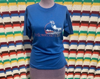 1982 Yellowstone Tourist Tshirt Size Medium 38-40 / Sportswear Brand