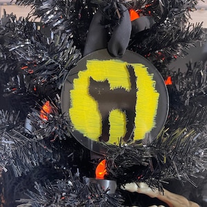 Halloween Scaredy Cat Decorative Ornament