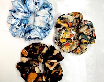 Print Satin Scrunchies 5 Sizes Easy Stretch Elastic for Curly Long Ponytail Pineapple Style Hair No Crease Kind to Hair No Pull Machine Wash