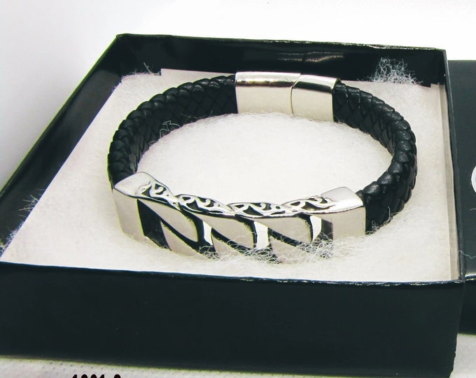 Genuine leather bracelet with stainless steel magnetic clasps.