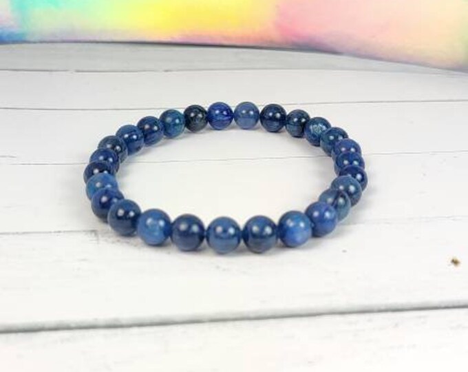 A + Kyanite bracelet 8 mm beads