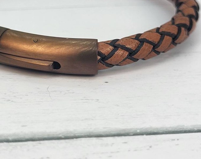 Genuine leather brown 6 mm bracelet with coffee brown color magnetic clasps.