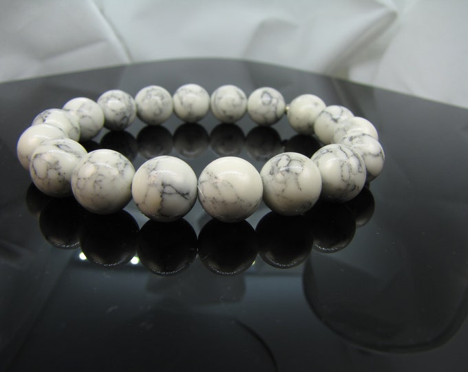 Natural White Howlite  bracelet 10 mm bead