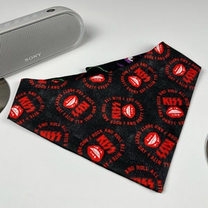 Kiss Reversible pet Bandana image 2