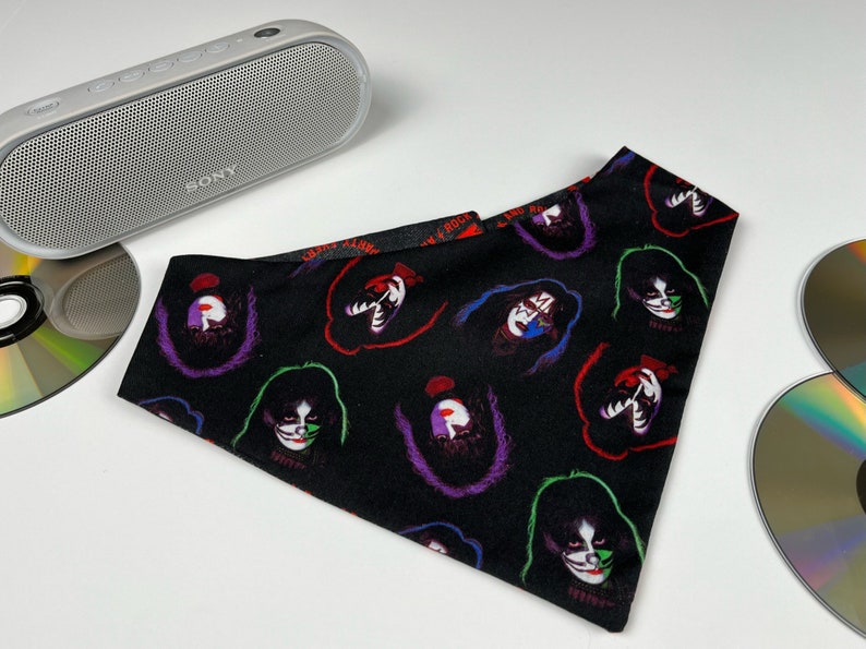 Kiss Reversible pet Bandana image 1