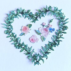 2 grandes formes de coeurs feuillages avec petites fleurs découpées, hauts de forme pour cartes de Saint-Valentin, scrapbooking, journalisation