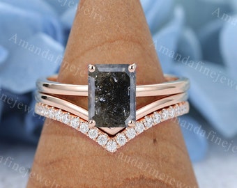 Anel de noivado com diamantes de corte esmeralda e detalhes em sal e pimenta, em ouro rosa, com moissanita, aliança curva, anel de compromisso/aniversário.
