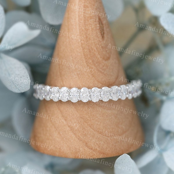 Aliança de casamento feminina em ouro branco com moissanita de corte oval, meia aliança vintage, exclusiva, para usar em conjunto com outras alianças, ideal para aniversário de casamento.