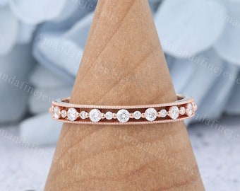 Unieke Moissaniet trouwring Roségouden ring Halve eeuwigheid diamanten ring Milgrain ring bijpassende stapelring bruidsring verjaardagscadeau