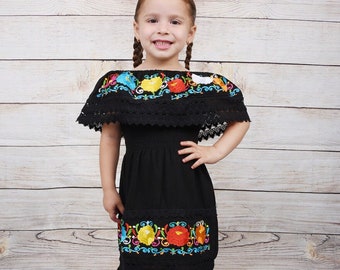 Vestido Largo Tradicional Mexican con Flores Bordado para Nina/Mexican Traditional Embroidery Dress with flowers For Girl