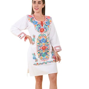 Vestido Mexican con Flores /Mexican Embroidery Dress with Flowers