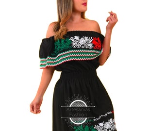 Vestido Mexican con los Colores de la Bandera de Mexico /Mexican Embroidery Dress with the Traditional Mexican Flag Colors