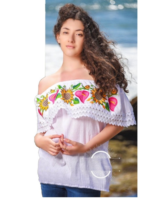 Blusa Mexican Con Flores /mexican Embroidery Blusa De Manta - Etsy