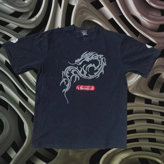 Y2K silver tribal dragon logo graphic t-shirt by D