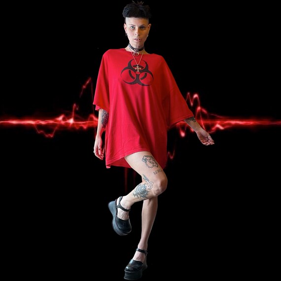 Vintage biohazard graphic symbol baggy t-shirt