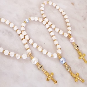 Mini bracelet chapelet personnalisé, cadeaux de baptême, cadeaux de première communion, cadeau d'invité nouveau-né, faveurs religieuses, bracelet de baptême garçon ou fille
