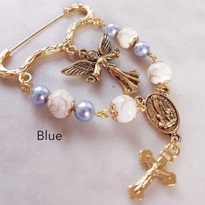 Alfiler de bebé, personalizado para niña o niño, imperdible dorado, alfiler religioso para colgar, alfiler de bebé decorado con perlas de Swarovski