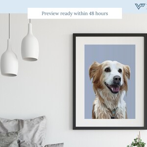 K&ouml;nnte beinhalten: Gerahmtes Portr&auml;t eines Golden Retrievers vor hellblauem Hintergrund. Der Hund hat braunes und wei&szlig;es Fell, ein Halsband und l&auml;chelt. Der Text "Preview ready within 48 hours" steht oben.