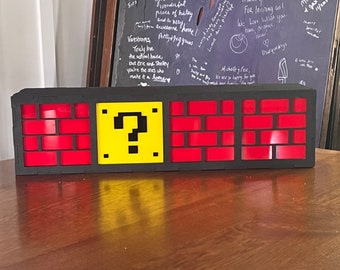 Luminária extragrande de 4 peças do Mario Bros – 58 cm em madeira e acrílico – Montagem na parede ou no teto – Decoração para sala de jogos – Cabo com certificação UL – Não é de papel!