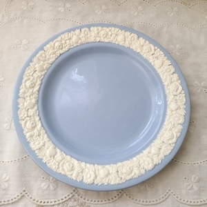 Wedgwood Queensware &#39;Rose&#39; plate 8&quot; Very Rare - England