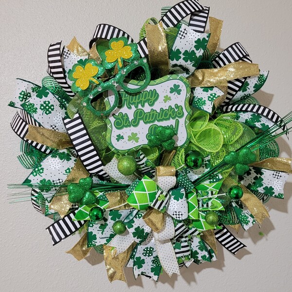 St patricks day wreath, shamrock swag