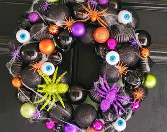 Halloween ornament spider wreath