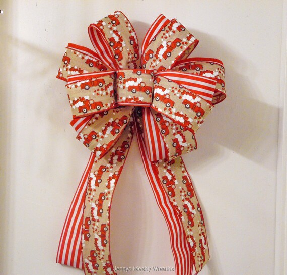 10 Fiocchi Decorativi Per San Valentino - Mini Fiocco Di Iuta Con Cuore Rosso Per Ghirlande E Regali (12x15,5 Cm)