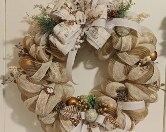 Arpillera navideña y corona de malla, corona de tono terroso navideño