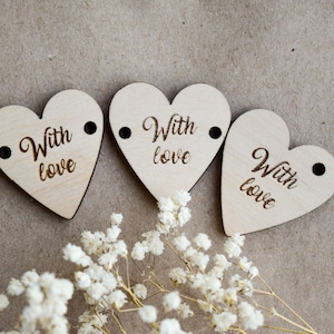 Herzanhänger aus Holz - mit Liebe handgefertigt - personalisierte Etiketten